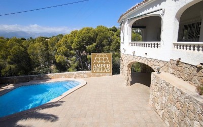 Beautiful and spacious Mediterranean villa with large terraces.